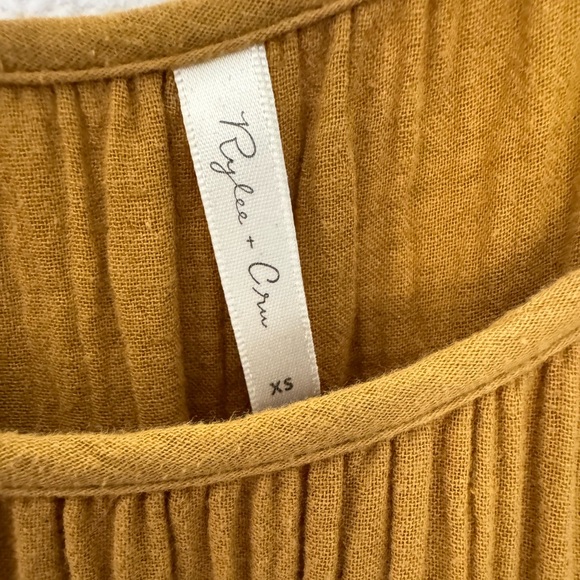 Rylee & Cru Abbie Tiered Maxi Dress in Gold with small flutter sleeves. Size XS - Picture 4 of 5